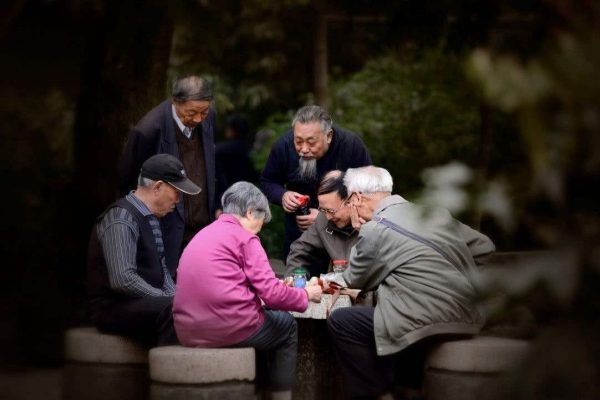 手心中的“小别墅”,被炒上50万的文玩核桃,到底是不是智商税?
